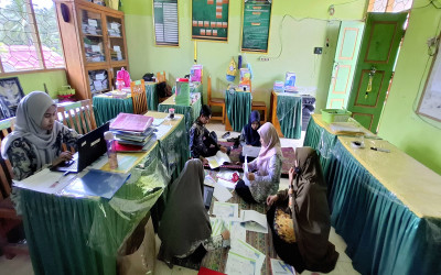 Gerak Cepat Tim Penyusunan PKKM MA Muhammadiyah Songing, Lembur Demi Suksesnya Kegiatan