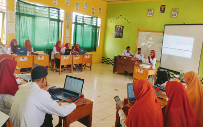 Pengawas Kemenag Kab. Sinjai Dampingi Penyusunan EDM 2024-2025 di MTs dan MA Muhammadiyah Songing